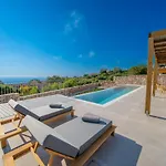 Summer Breeze Villa Tzamarelata