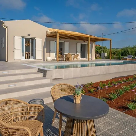 Villa Summer Breeze Tzamarelata