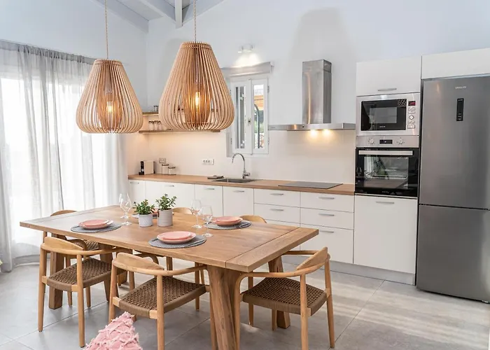 Summer Breeze Villa Tzamarelata