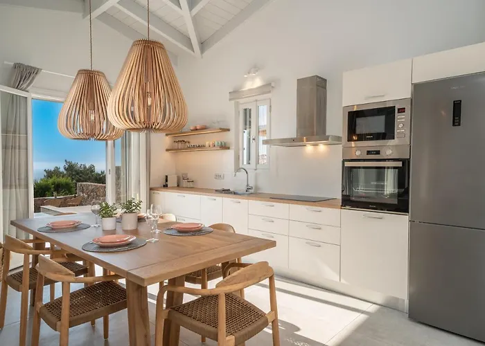 Summer Breeze Villa *